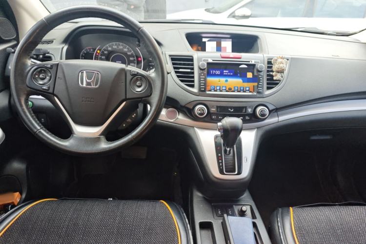 Used Honda CR-V 2013 2.4L four-wheel drive luxury version Center Console