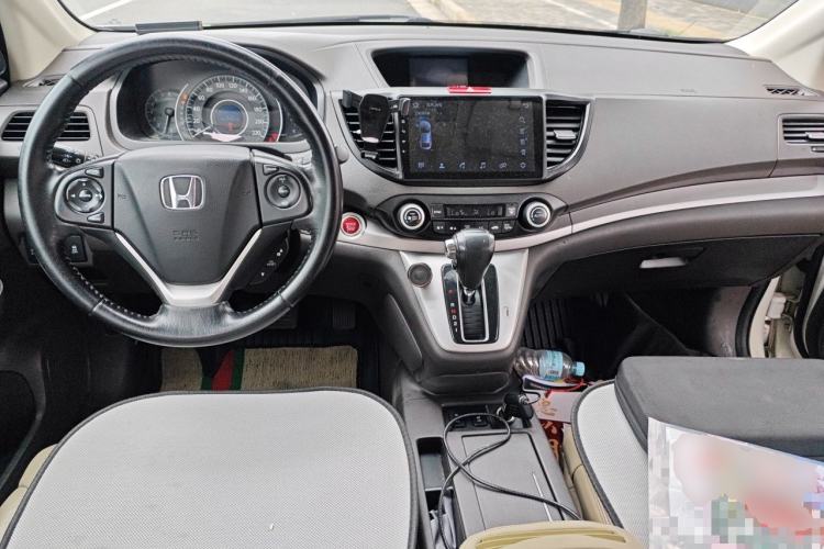 Used Honda CR-V 2013 2.4L two-wheel drive luxury version Center Console