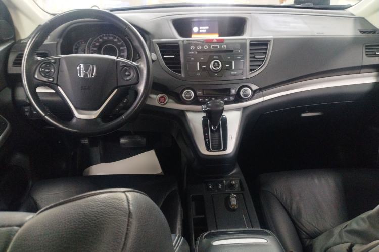 Used Honda CR-V 2013 2.4L two-wheel drive luxury version Center Console