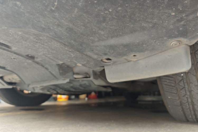 Used Honda CR-V 2013 2.4L four-wheel drive luxury version Chassis Front Left