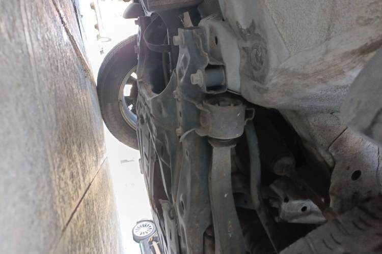 Used Honda CR-V 2013 2.4L four-wheel drive luxury version Chassis Front Right