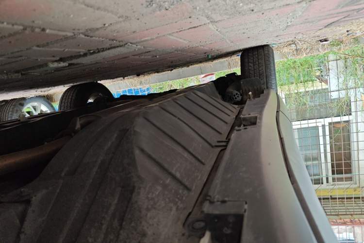 Used Honda CR-V 2013 2.4L four-wheel drive luxury version Chassis Front Right