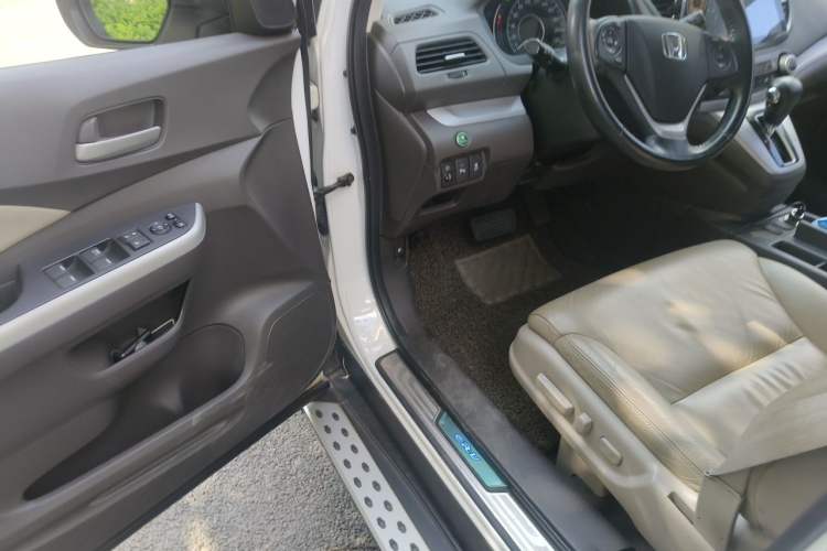 Used Honda CR-V 2013 2.4L four-wheel drive luxury version Driver Seat