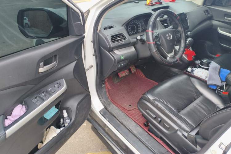 Used Honda CR-V 2013 2.4L two-wheel drive luxury version Driver Seat