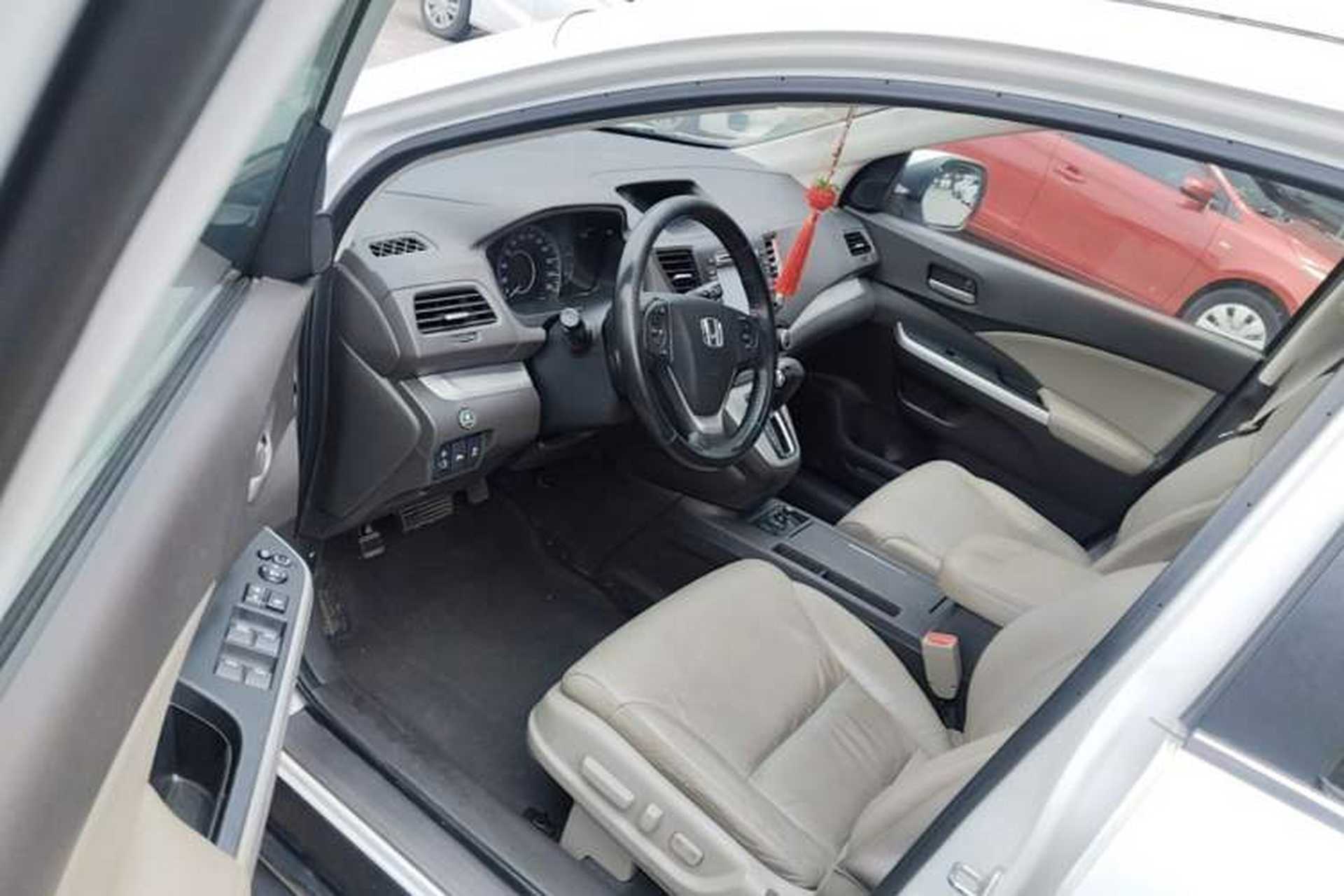 Used Honda CR-V 2013 2.4L two-wheel drive luxury version Driver Seat