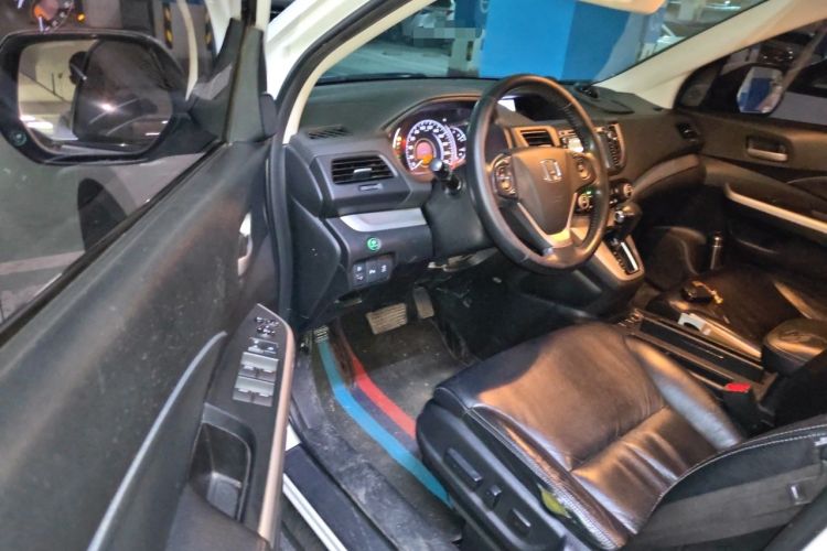 Used Honda CR-V 2013 2.4L four-wheel drive luxury version Driver Seat