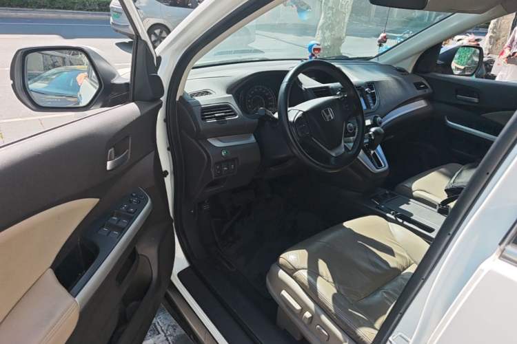 Used Honda CR-V 2013 2.4L two-wheel drive luxury version Driver Seat