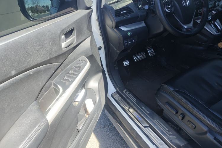 Used Honda CR-V 2013 2.4L two-wheel drive luxury version Driver Seat