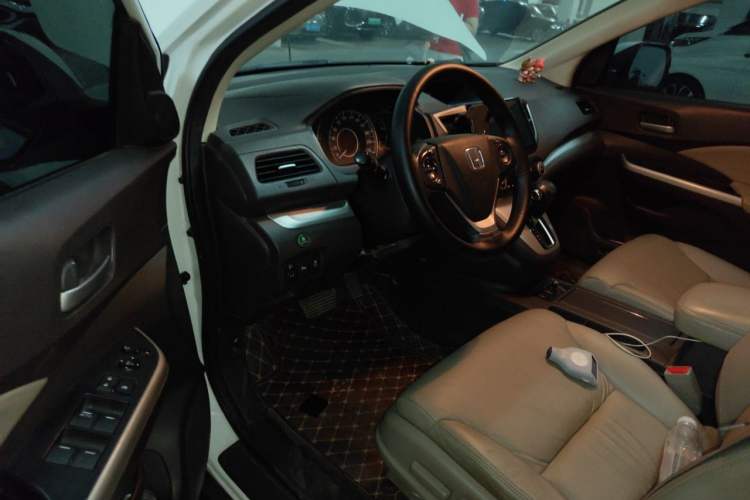 Used Honda CR-V 2013 2.4L two-wheel drive luxury version Driver Seat