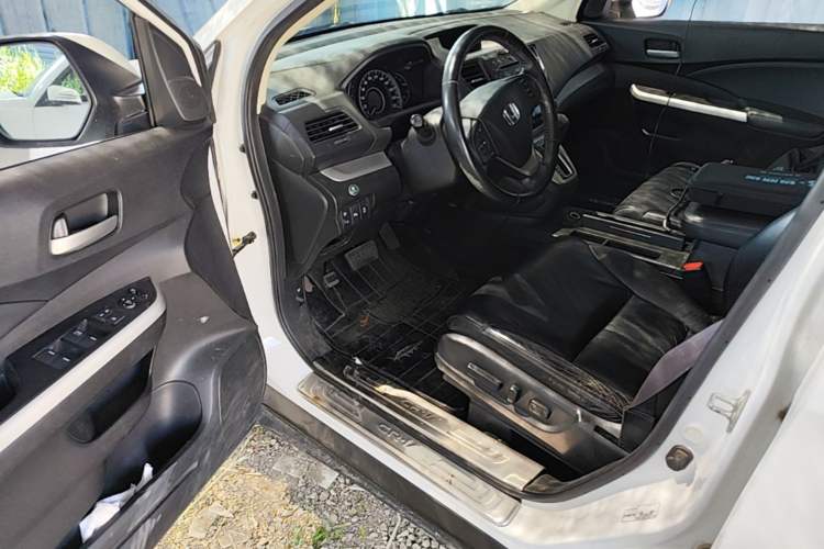 Used Honda CR-V 2013 2.4L two-wheel drive luxury version Driver Seat