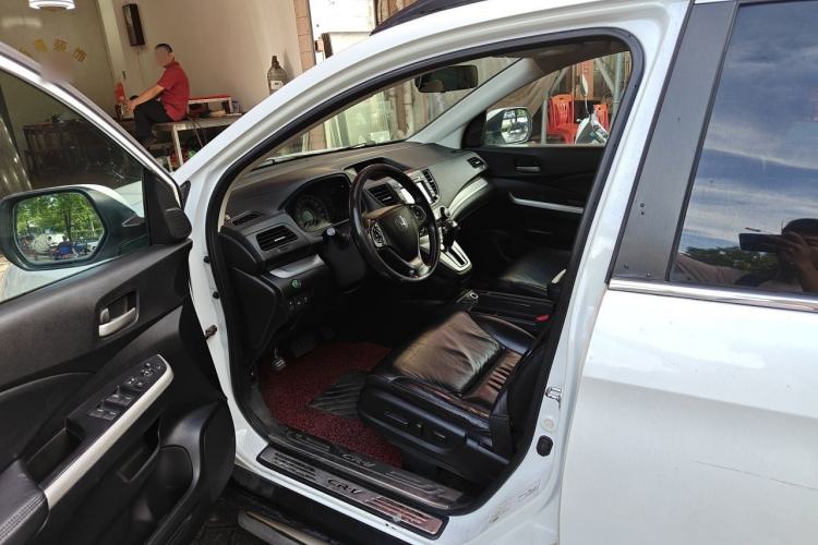 Used Honda CR-V 2013 2.4L two-wheel drive luxury version Driver Seat