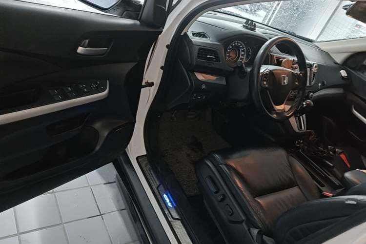 Used Honda CR-V 2013 2.4L four-wheel drive luxury version Driver Seat