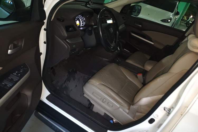 Used Honda CR-V 2013 2.4L four-wheel drive luxury version Driver Seat