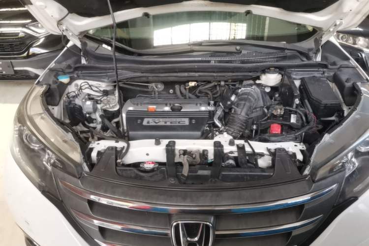 Used Honda CR-V 2013 2.4L four-wheel drive luxury version Engine Bay