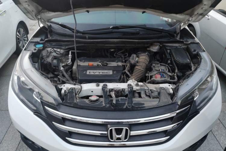Used Honda CR-V 2013 2.4L four-wheel drive luxury version Engine Bay