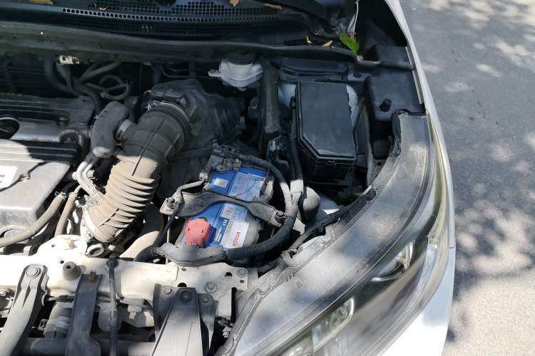 Used Honda CR-V 2013 2.4L two-wheel drive luxury version Engine Bay Left