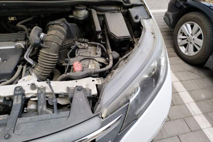 Used Honda CR-V 2013 2.4L two-wheel drive luxury version Engine Bay Left