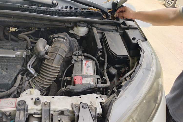 Used Honda CR-V 2013 2.4L two-wheel drive luxury version Engine Bay Left