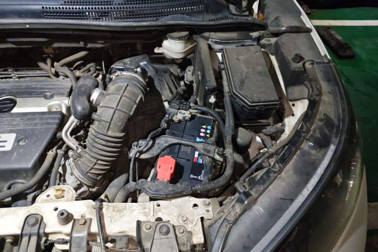 Used Honda CR-V 2013 2.4L two-wheel drive luxury version Engine Bay Left
