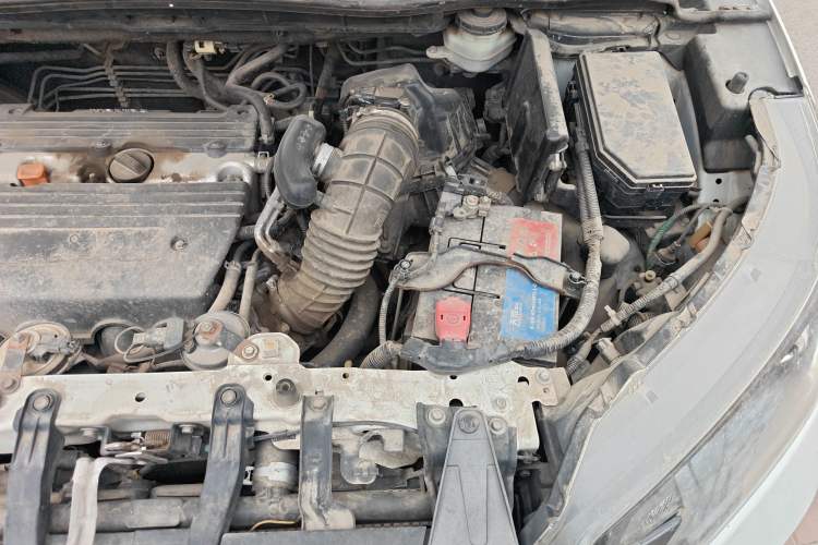 Used Honda CR-V 2013 2.4L two-wheel drive luxury version Engine Bay Left