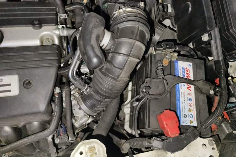 Used Honda CR-V 2013 2.4L two-wheel drive luxury version Engine Bay Left