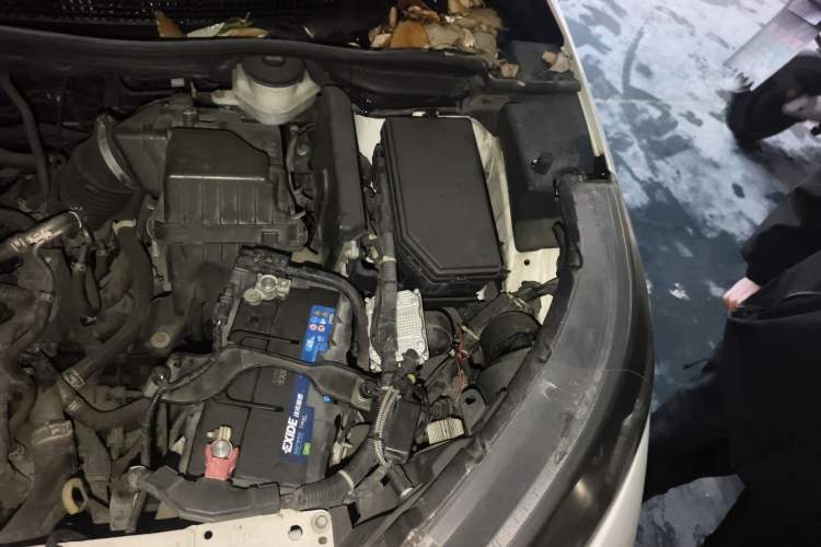 Used Honda CR-V 2013 2.0L 2WD Classic Edition Engine Bay Left