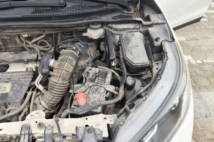 Used Honda CR-V 2013 2.4L four-wheel drive luxury version Engine Bay Left