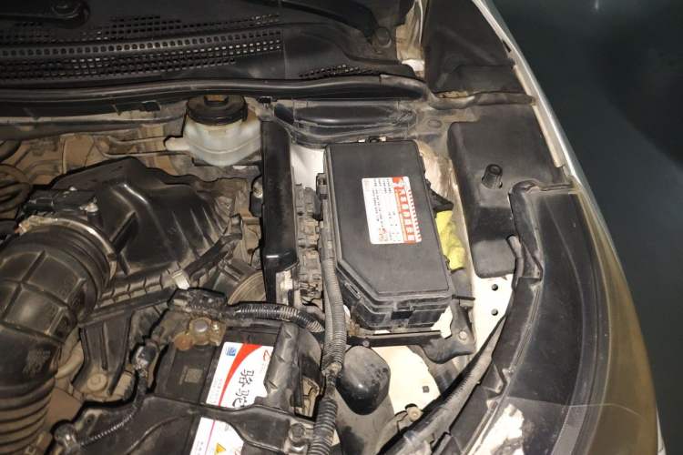 Used Honda CR-V 2013 2.4L two-wheel drive luxury version Engine Bay Left