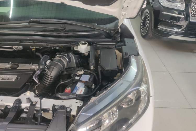 Used Honda CR-V 2013 2.4L two-wheel drive luxury version Engine Bay Left