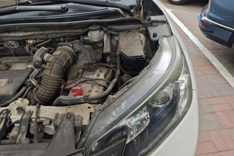 Used Honda CR-V 2013 2.4L two-wheel drive luxury version Engine Bay Left