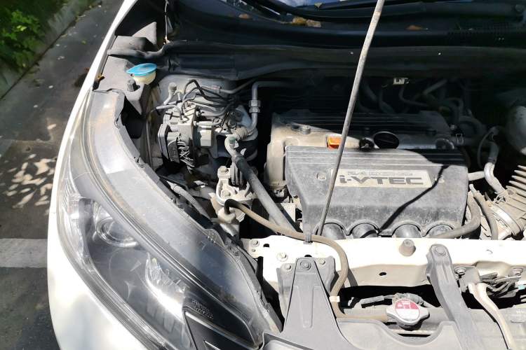 Used Honda CR-V 2013 2.4L two-wheel drive luxury version Engine Bay Right