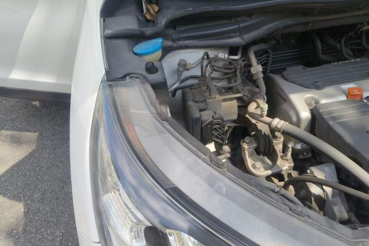 Used Honda CR-V 2013 2.4L four-wheel drive luxury version Engine Bay Right