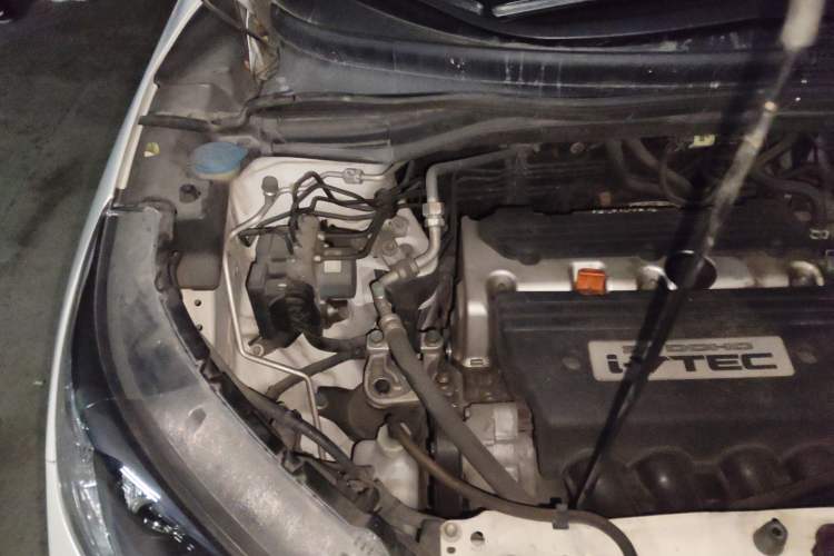 Used Honda CR-V 2013 2.4L two-wheel drive luxury version Engine Bay Right