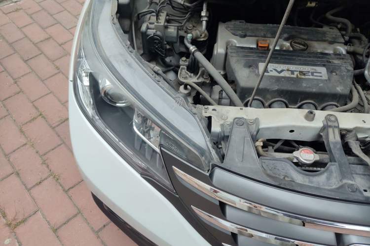 Used Honda CR-V 2013 2.4L two-wheel drive luxury version Engine Bay Right