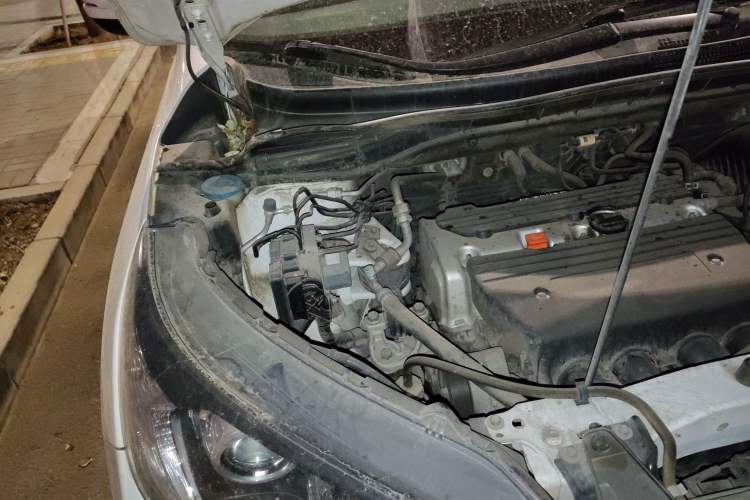 Used Honda CR-V 2013 2.4L four-wheel drive luxury version Engine Bay Right