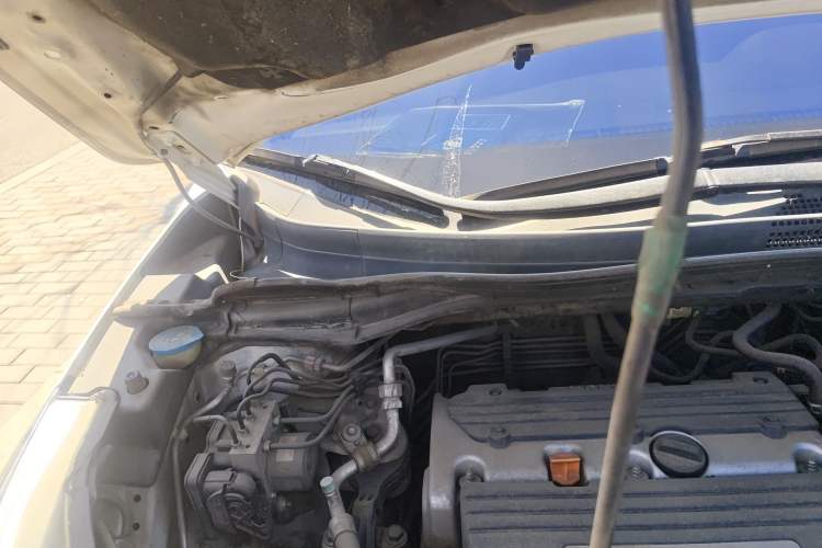 Used Honda CR-V 2013 2.4L two-wheel drive luxury version Engine Bay Right