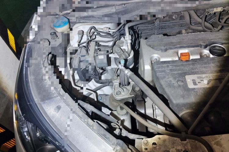Used Honda CR-V 2013 2.4L four-wheel drive luxury version Engine Bay Right