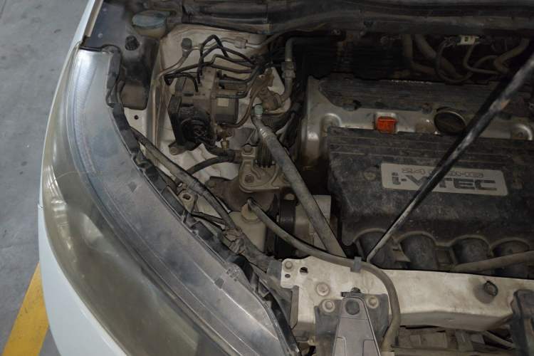 Used Honda CR-V 2013 2.4L two-wheel drive luxury version Engine Bay Right