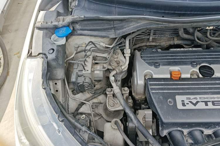 Used Honda CR-V 2013 2.4L two-wheel drive luxury version Engine Bay Right
