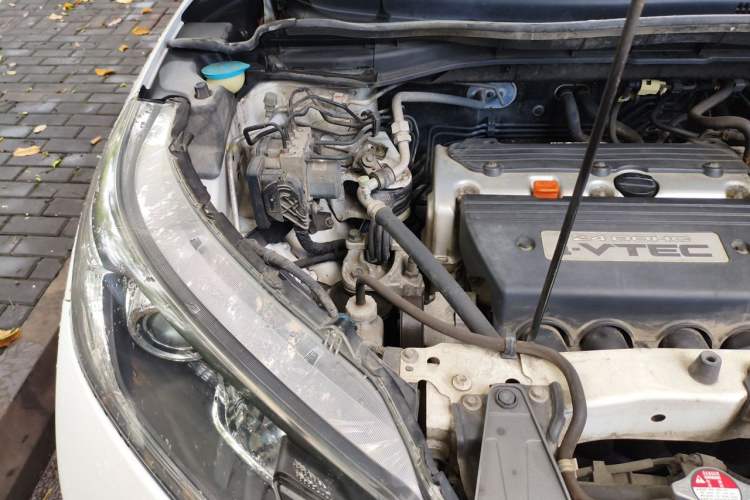 Used Honda CR-V 2013 2.4L two-wheel drive luxury version Engine Bay Right