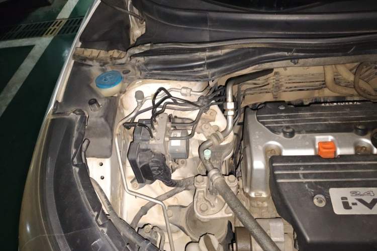 Used Honda CR-V 2013 2.4L two-wheel drive luxury version Engine Bay Right