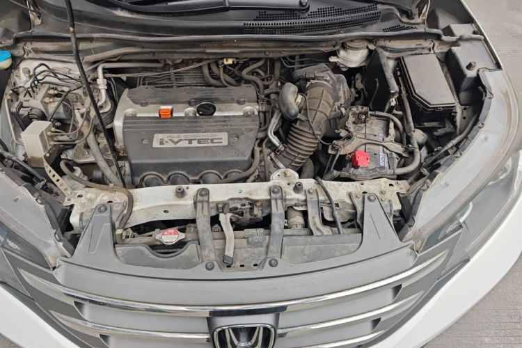 Used Honda CR-V 2013 2.4L two-wheel drive luxury version Engine Bay