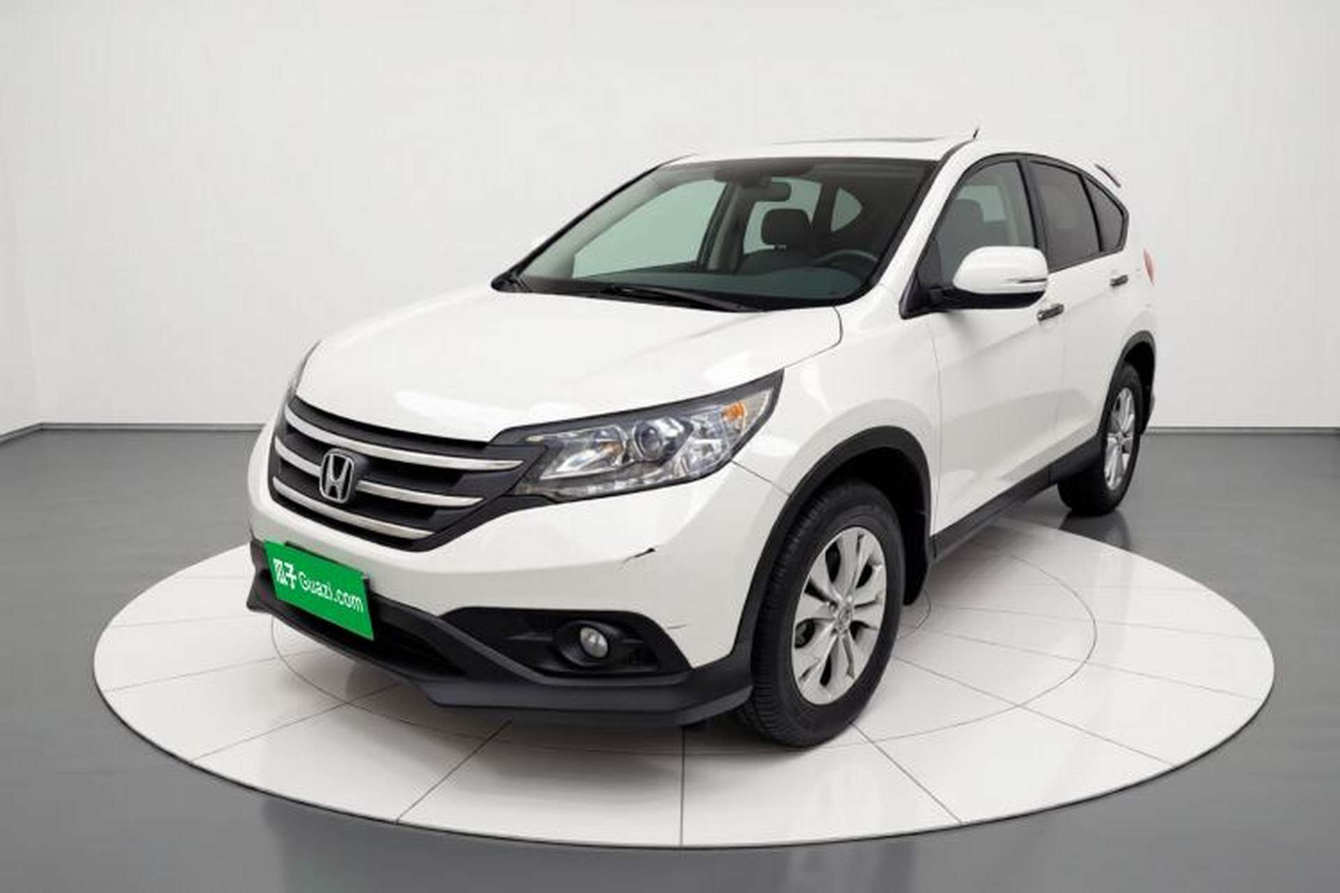 Used Honda CR-V 2013 2.4L two-wheel drive luxury version Front Left 45 Deg