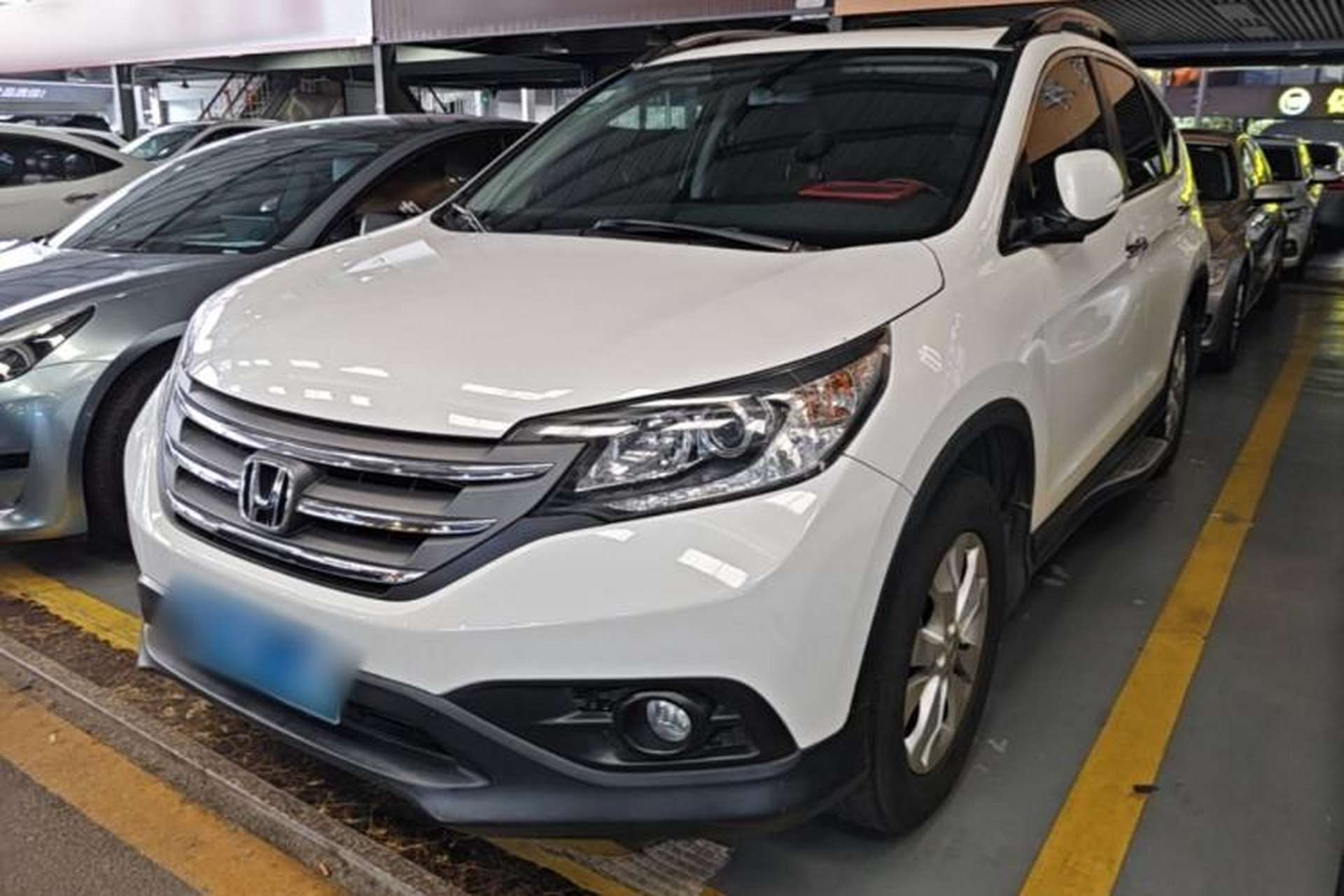 Used Honda CR-V 2013 2.4L two-wheel drive luxury version Front Left 45 Deg