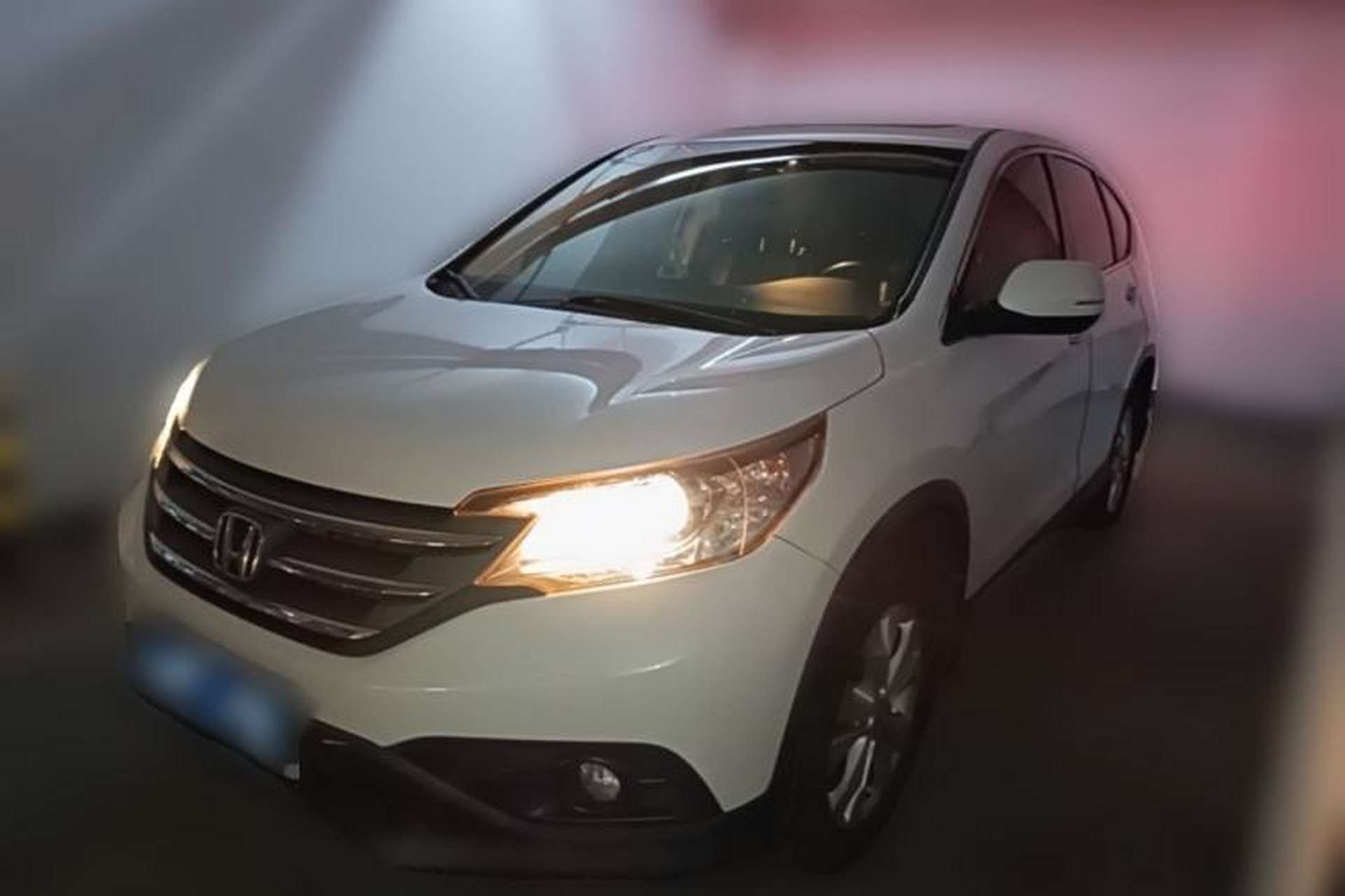 Used Honda CR-V 2013 2.4L two-wheel drive luxury version Front Left 45 Deg