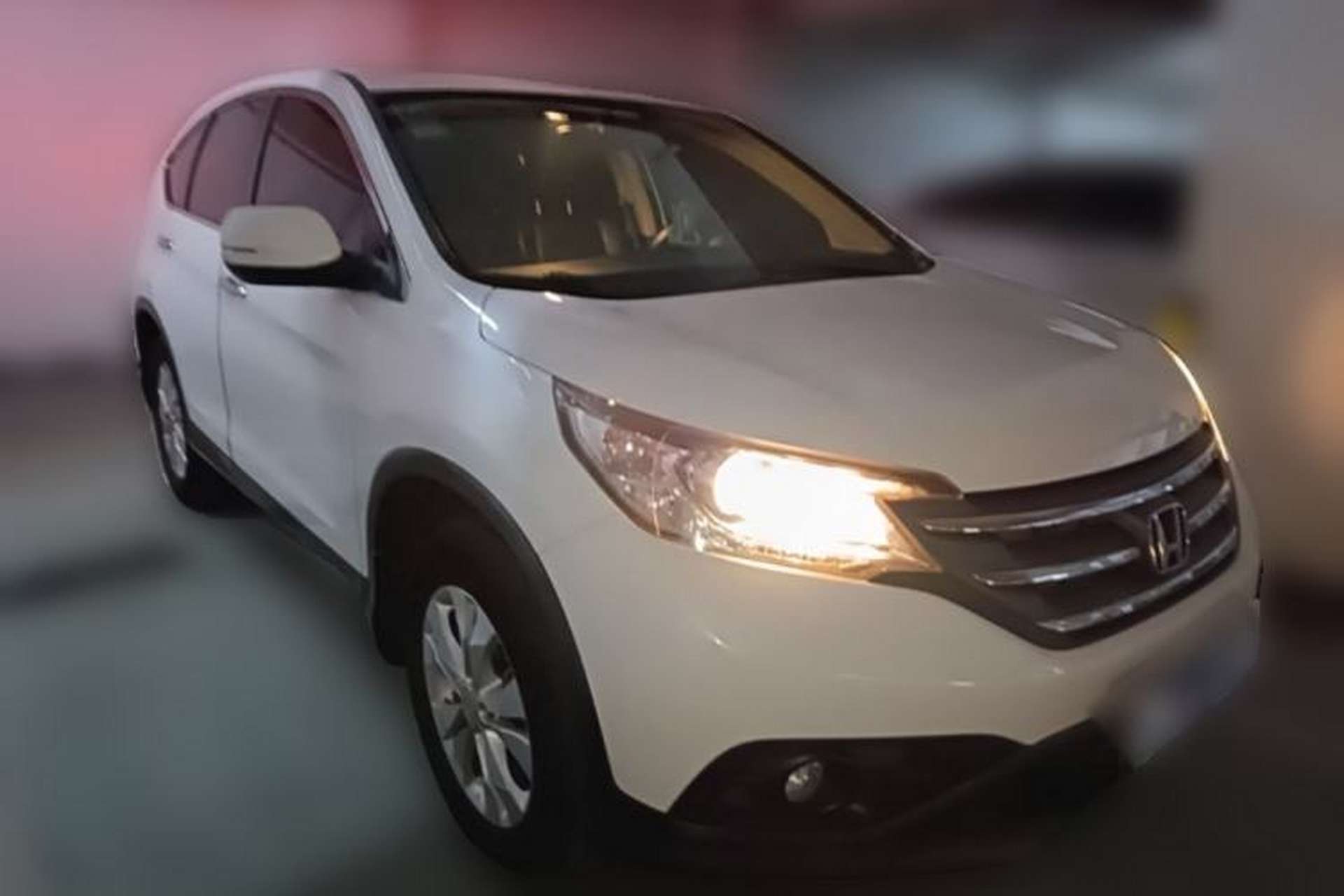 Used Honda CR-V 2013 2.4L two-wheel drive luxury version Front Right 45 Deg