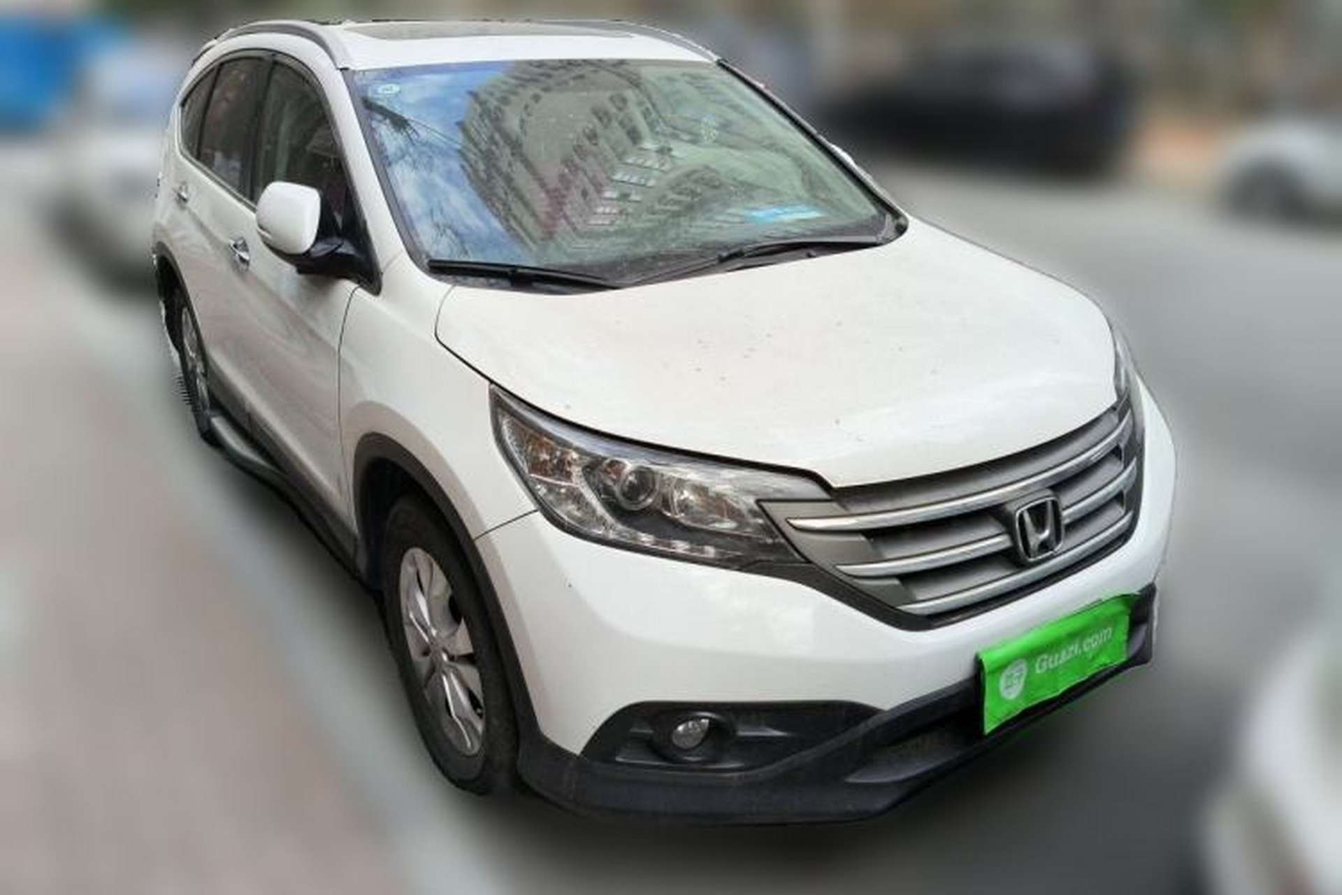 Used Honda CR-V 2013 2.4L two-wheel drive luxury version Front Right 45 Deg