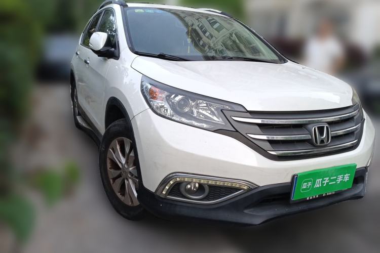 Used Honda CR-V 2013 2.4L two-wheel drive luxury version Front Right 45 Deg