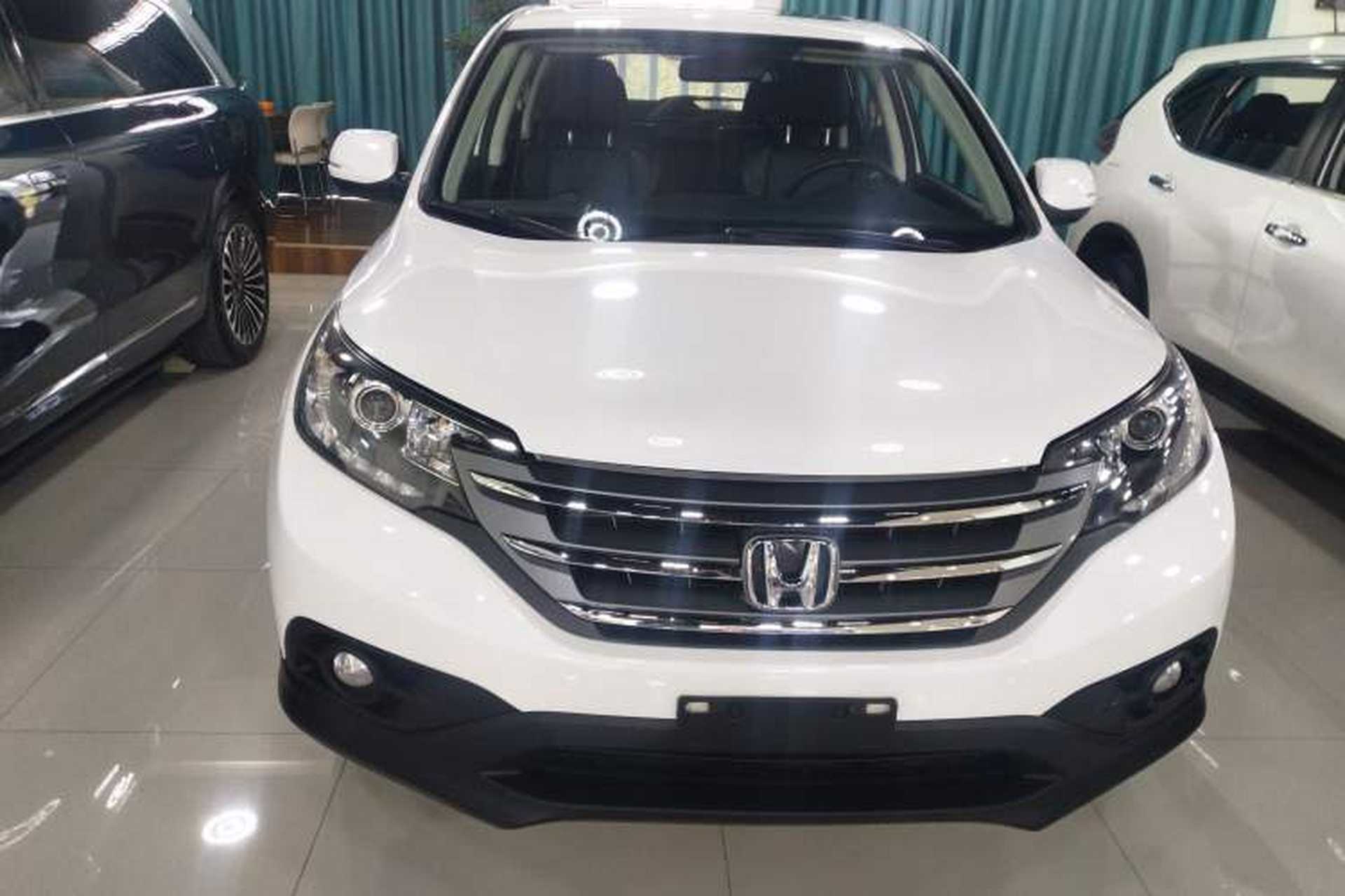 Used Honda CR-V 2013 2.4L two-wheel drive luxury version Front