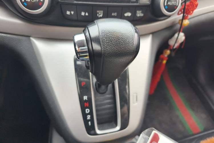Used Honda CR-V 2013 2.4L four-wheel drive luxury version Gear Lever